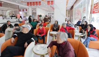 武汉中诺口腔焦点资讯：健康口腔与自信笑容，为你的职场形象添彩！