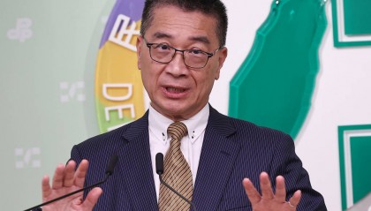 徐国勇宣称“没台湾光复节” 万人投票超打脸