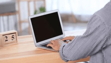 利用AI技术编造网络谣言 一资讯网站被武汉硚口警方行政警告