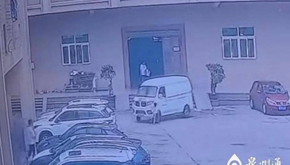 惊险！晋江4岁男童被卷入车底，竟奇迹生还