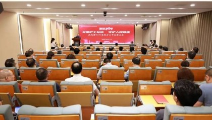 晋江市医院院长陈铭：做“晋江温度”的传递者