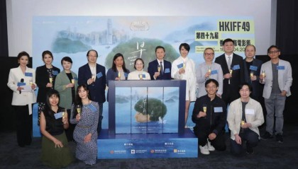 凤凰卫视纪录片,《早鸟》全球首映,见证不凡人生