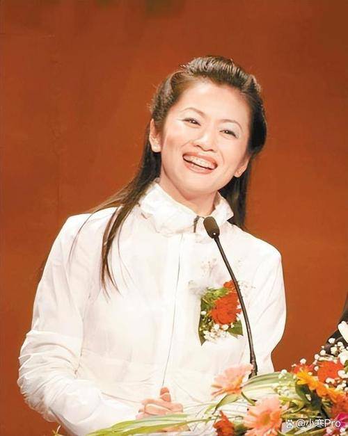 凤凰卫视优秀记者闾丘露薇、曾子墨、付晓宇报道风采