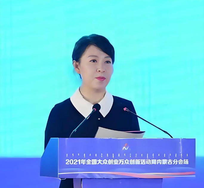 “换装主席”王莉霞的堕落：从光鲜人设到腐败深渊